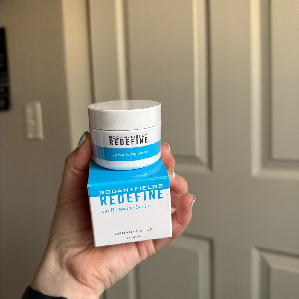 Rodan + Fields REDEFINE Lip Renewing Serum - White and Blue